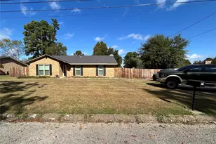 113 E Larkspur, White Oak, TX 75693 - Photo 3