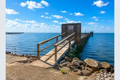 720 S Water Street, Rockport, TX 78382 - Photo 3