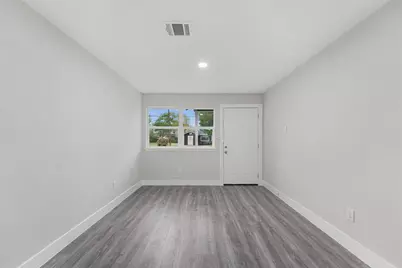 4630 Clover Street, Houston, TX 77051 - Photo 9