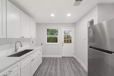 4630 Clover Street, Houston, TX 77051 - Photo 13
