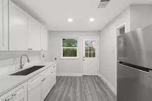 4630 Clover St, Houston, TX 77051 - Photo 13