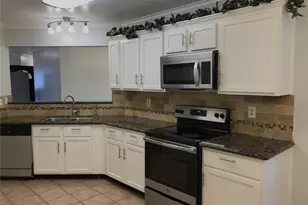 11075 Landsbury Ct, Houston, TX 77099 - Photo 7