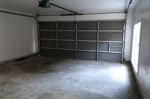 11075 Landsbury Ct, Houston, TX 77099 - Photo 9