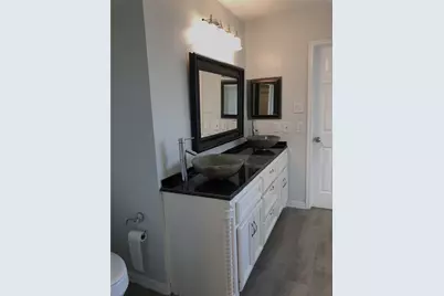 11075 Landsbury Court, Houston, TX 77099 - Photo 13