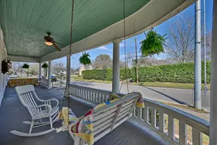 303 Ross St, Brenham, TX 77833 - Photo 7