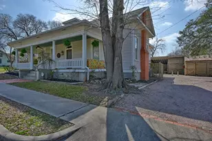 303 Ross St, Brenham, TX 77833 - Photo 3