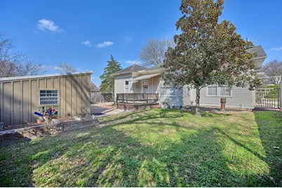 303 Ross Street, Brenham, TX 77833 - Photo 37