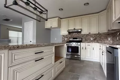 18302 Valiant Brook Court, Humble, TX 77346 - Photo 5