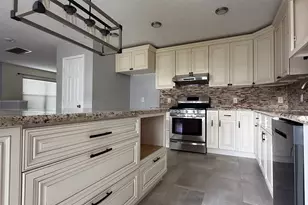 18302 Valiant Brook Ct, Humble, TX 77346 - Photo 5