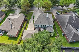 2376 Autumn Mist Ln, League City, TX 77573 - Photo 15