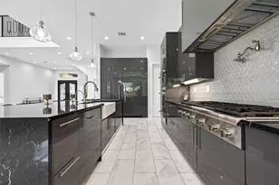 14002 Woodthorpe Ln, Houston, TX 77079 - Photo 11