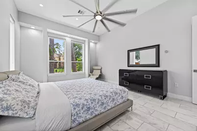 14002 Woodthorpe Lane, Houston, TX 77079 - Photo 21