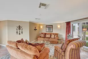 18718 Martinique Dr, Houston, TX 77058 - Photo 9