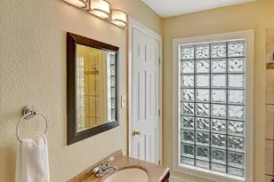 18718 Martinique Dr, Houston, TX 77058 - Photo 27