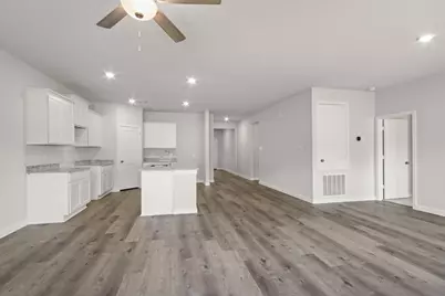 10778 Red Flagstone Drive, Conroe, TX 77306 - Photo 5