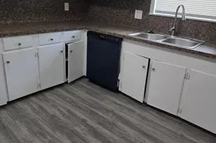 407 E Homan St, Baytown, TX 77520 - Photo 7