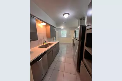 9543 Beverlyhill St, Houston, TX 77063 - Photo 7
