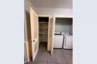 9543 Beverlyhill St, Houston, TX 77063 - Photo 5
