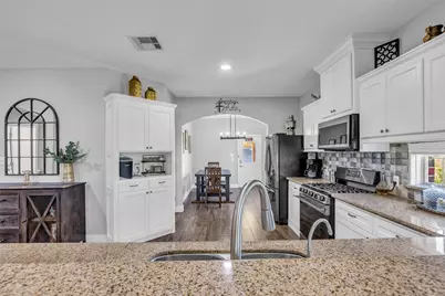 19545 Crosby Eastgate Road, Crosby, TX 77532 - Photo 17