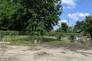 2002 Jensen Dr, Houston, TX 77026 - Photo 1