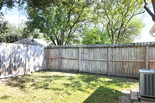 10070 Green Valley Ln, Houston, TX 77064 - Photo 25