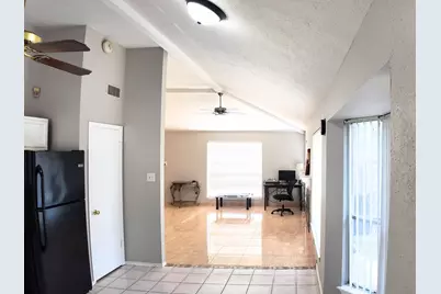 10070 Green Valley Lane, Houston, TX 77064 - Photo 13