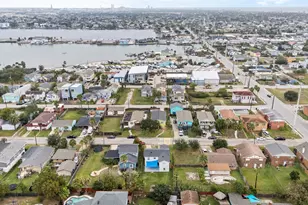 1901 Bayou Homes Dr, Galveston, TX 77551 - Photo 45