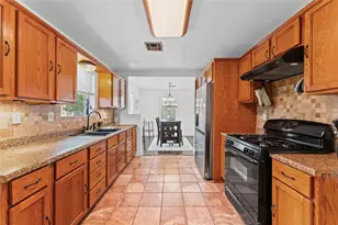 1901 Bayou Homes Dr, Galveston, TX 77551 - Photo 15