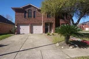 1402 Hunter Ridge Ct, Fresno, TX 77545 - Photo 1