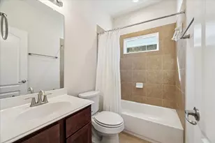 205 Brookwood Park Ln, Dickinson, TX 77539 - Photo 5
