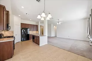 205 Brookwood Park Ln, Dickinson, TX 77539 - Photo 3