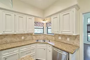 6 Glen Canyon Pl, The Woodlands, TX 77381 - Photo 13