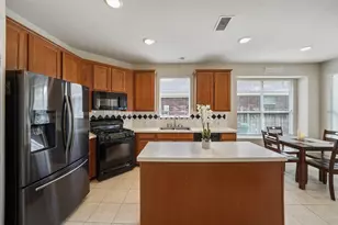 122 W Russet Grove Cir, The Woodlands, TX 77384 - Photo 7