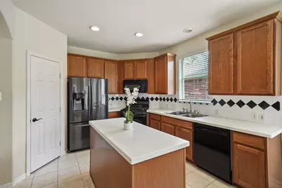 122 W Russet Grove Circle, The Woodlands, TX 77384 - Photo 11