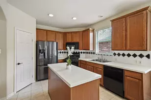 122 W Russet Grove Cir, The Woodlands, TX 77384 - Photo 11