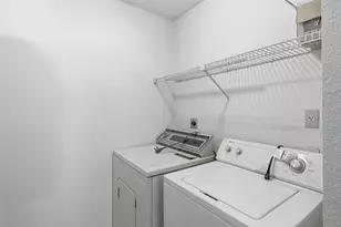2800 Jeanetta St, Houston, TX 77063 - Photo 15