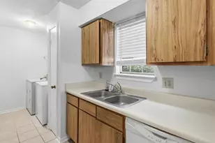 2800 Jeanetta St, Houston, TX 77063 - Photo 13