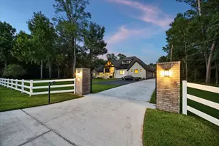 10897 Lake Forest Dr, Conroe, TX 77384 - Photo 3