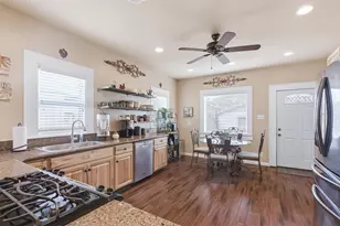 1726 13th St, Hempstead, TX 77445 - Photo 9