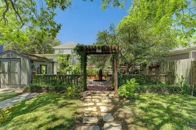 3024 Avenue O 1/2, Galveston, TX 77550 - Photo 41