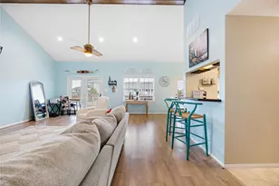 1114 Tiki Dr, Tiki Island, TX 77554 - Photo 9