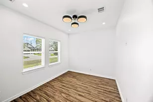 207 Manor Ave, Arcola, TX 77583 - Photo 5