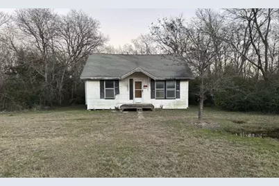 609 N Mlk Avenue, Wortham, TX 76693 - Photo 1