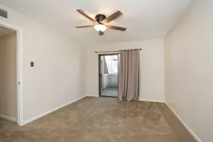 17401 Red Oak Dr, Houston, TX 77090 - Photo 21