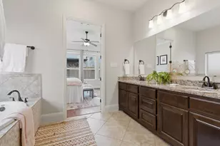 13211 Pkwy Meadows Dr, Houston, TX 77077 - Photo 23