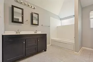 2803 Parkwood Manor Dr, Houston, TX 77339 - Photo 15