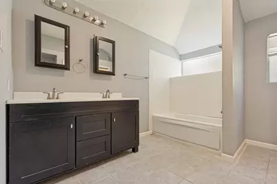2803 Parkwood Manor Drive, Houston, TX 77339 - Photo 15