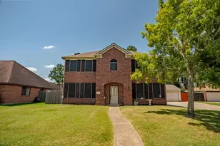 57 N Calla Lily Ct, Lake Jackson, TX 77566 - Photo 1