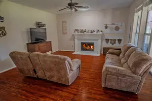 57 N Calla Lily Ct, Lake Jackson, TX 77566 - Photo 15