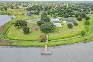 1720 Flintlock Ct, Angleton, TX 77515 - Photo 43